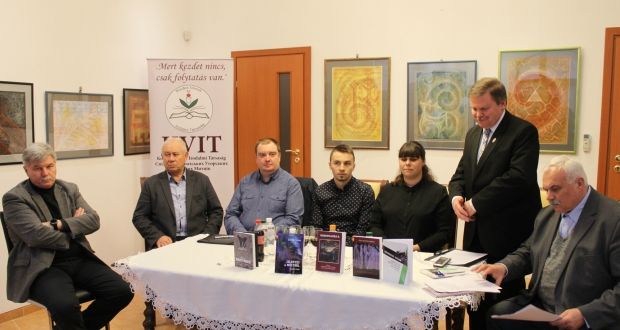 Kárpátaljai írókkal ünnepelték Beregszászban a magyar széppróza napját