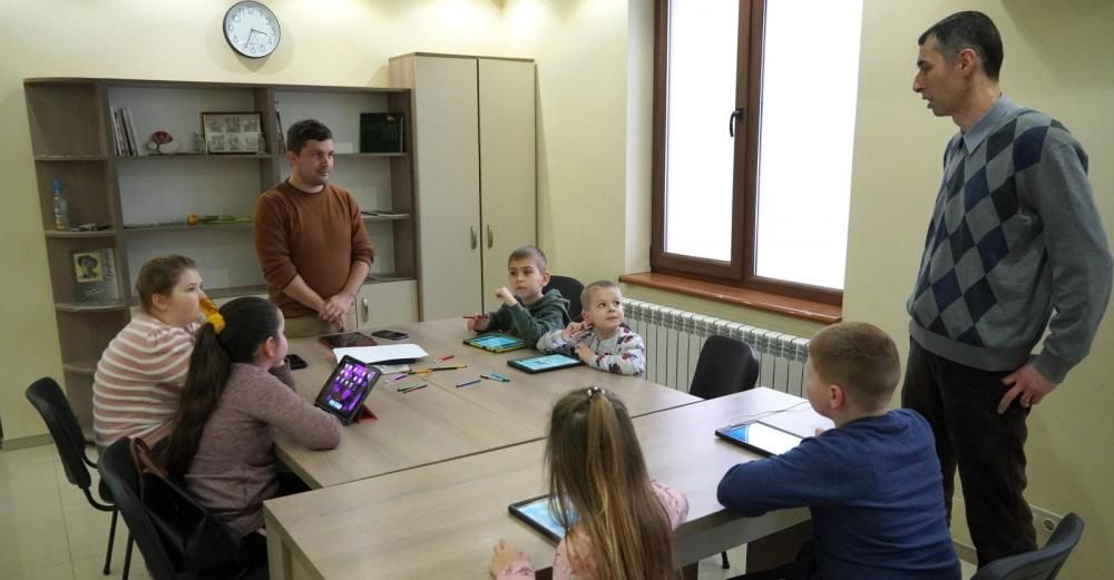 Digitális művészeti képzés indult gyerekek számára Nagydobronyban