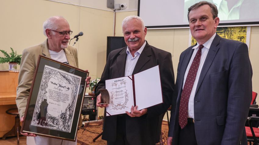 Ratkó-díjat kapott Dupka György