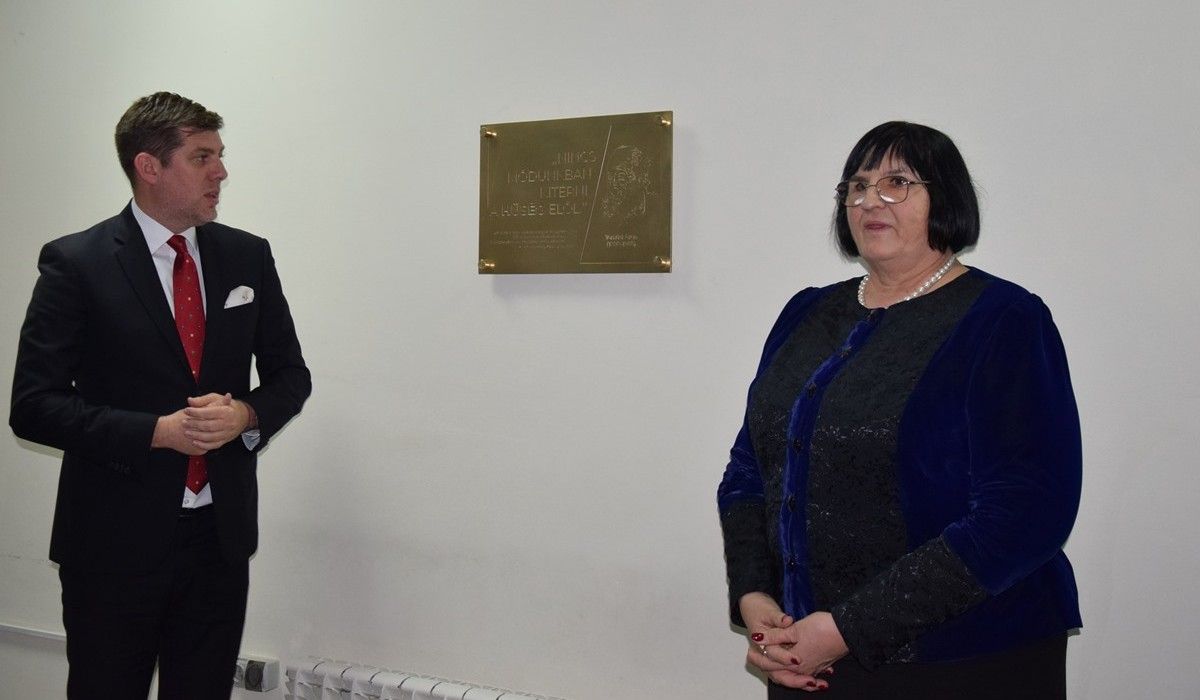 Tamási Áron tiszteletére avattak emléktáblát a Rákóczi-főiskolán