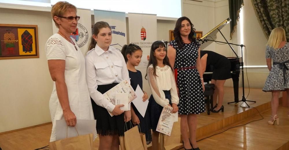 Színvonalas gálaműsorral zárult a Zenevarázslat képzés Beregszászban