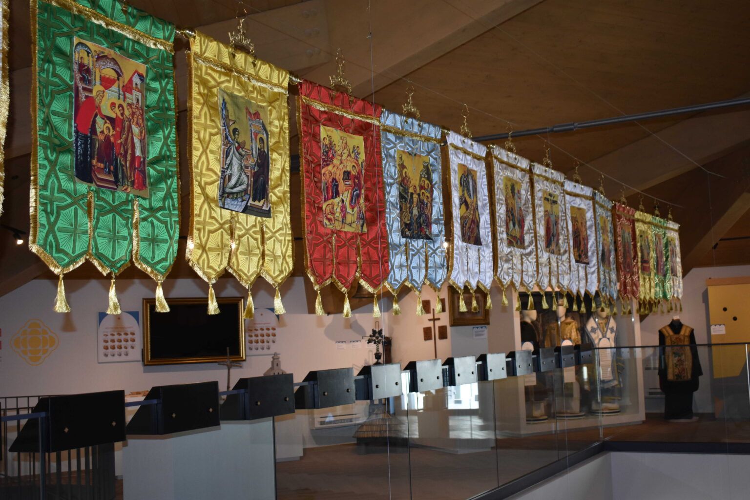 Gyökerek és ágak – népszerű az Ortutay Központban kialakított állandó kiállítás