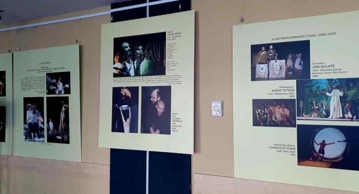 A beregszászi színház 30 éves múltját bemutató kiállítás nyílt Kisvárdán