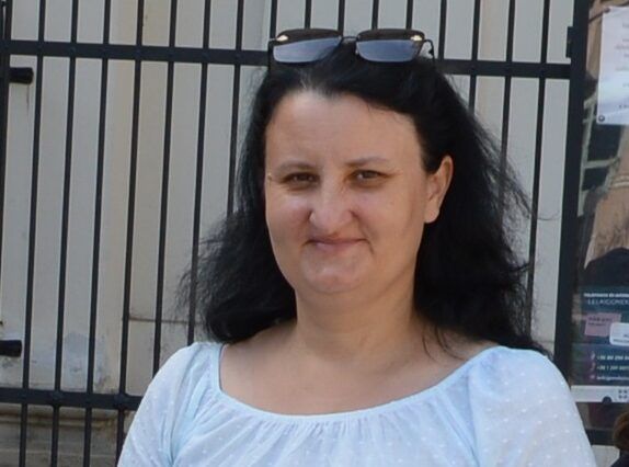 Hájas-Derceni Éva: ,,…Vallom, hogy a tanító néni a gyerekek második anyukája…”
