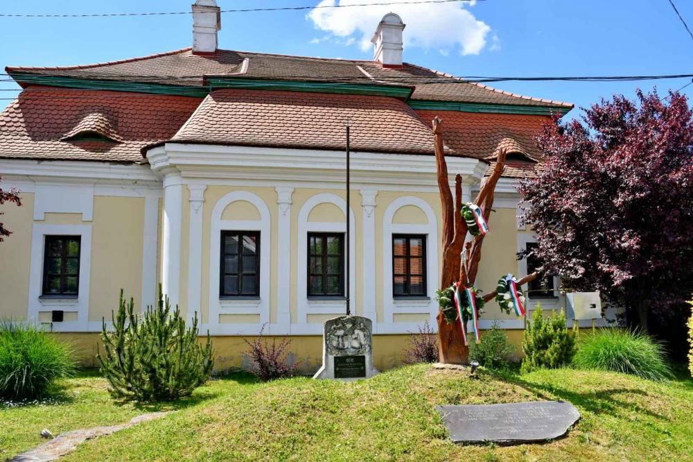 „Határa csak az országnak van, a nemzetnek nincs” – Kárpátalja-szerte megemlékeztek a nemzeti összetartozás napjáról