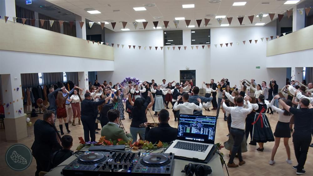 Kárpátaljai fiatalok szerveztek szüreti bált Budapesten