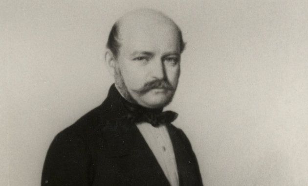 Kollégái és saját lelkiismerete hajszolták őrületbe az anyák megmentőjét