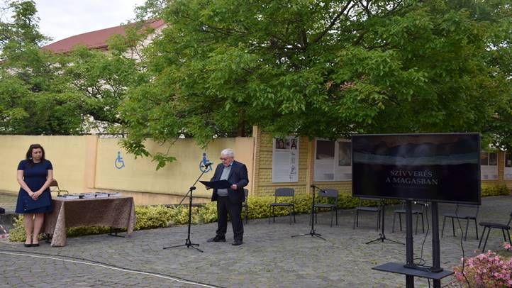 Szívverés a magasban – Berecz András fotókiállítása a Rákóczi-főiskolán