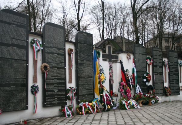 Megemlékezés a Szolyvai Emlékparkban
