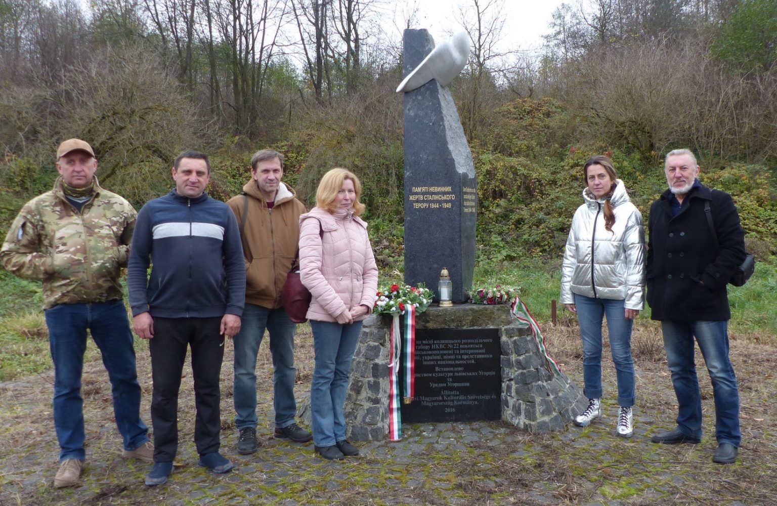 Főhajtás a sztálini terror áldozatainak emléke előtt