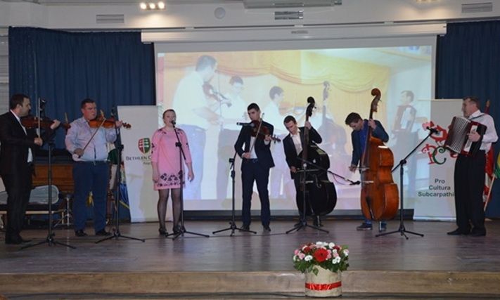 Tíz éves a Kokas banda