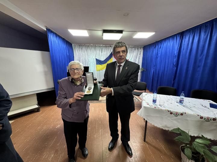 Magyar Arany Érdemkeresztet kapott Vizáver Magdolna kőrösmezői nyugalmazott pedagógus