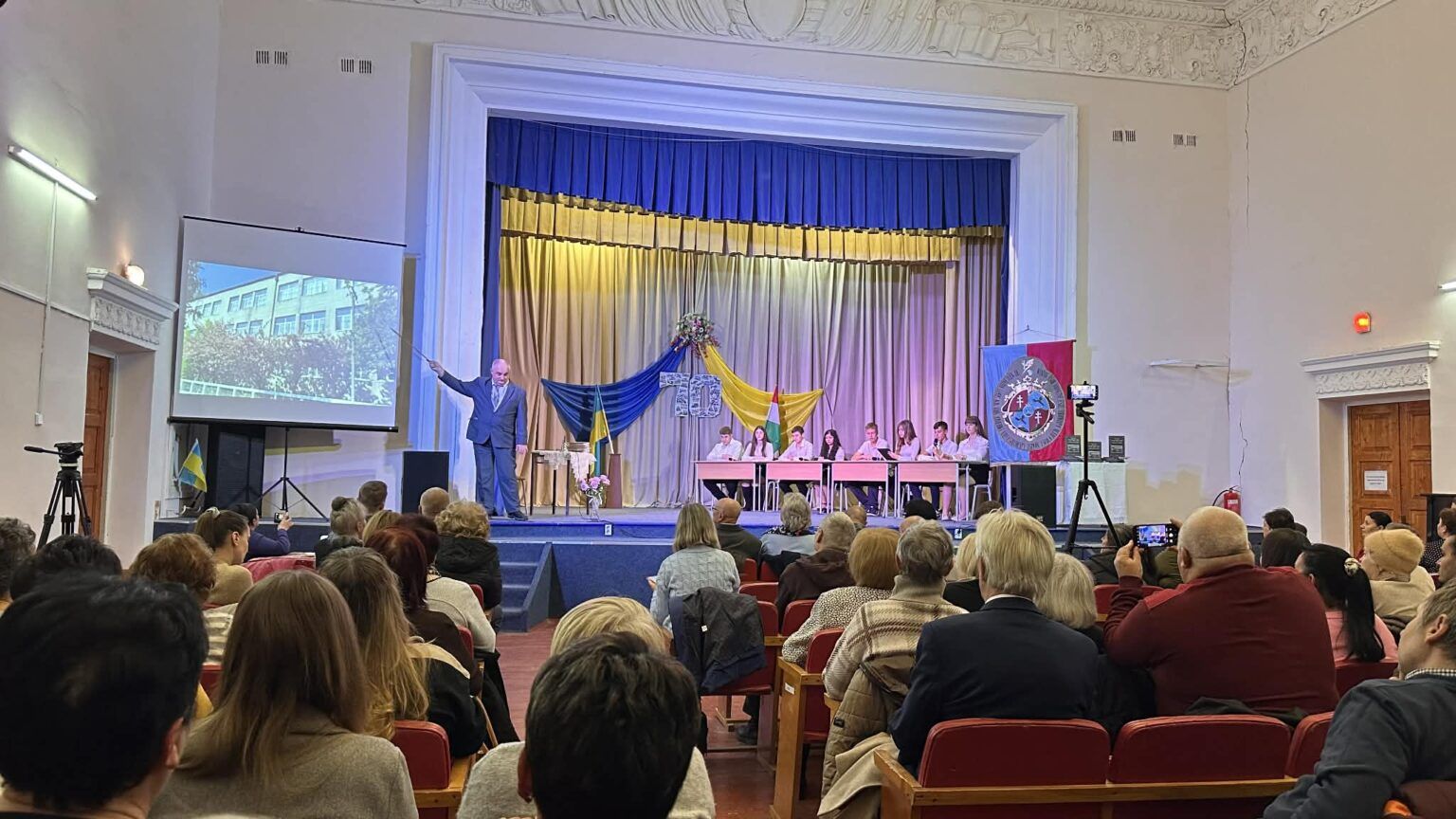 Összefogás: könyv készült a csapi magyar iskola történetéről