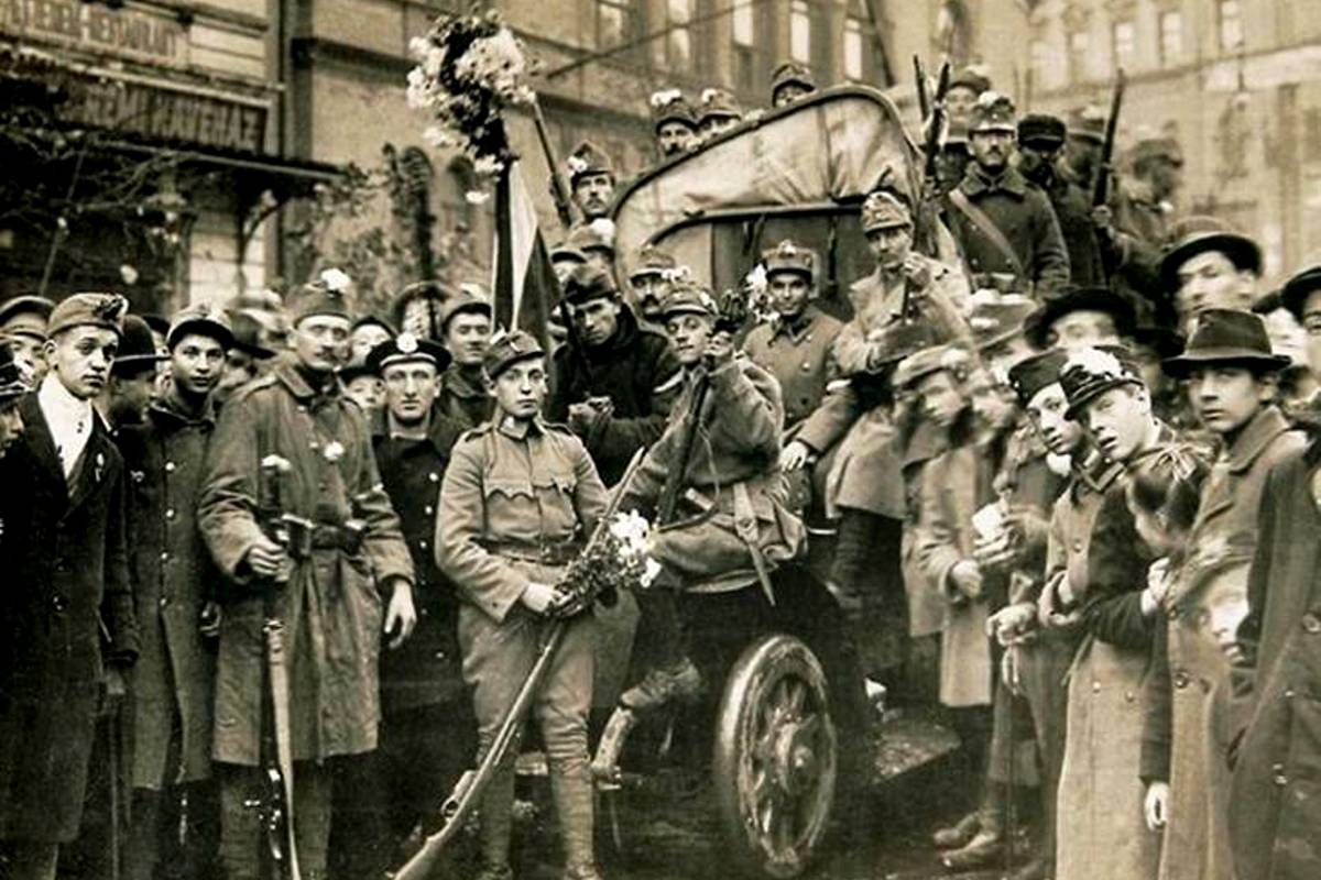 103 éve történt az őszirózsás forradalom