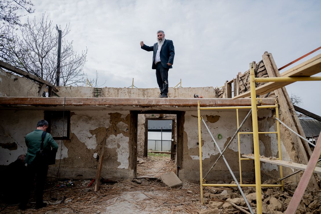 Rakéták és rohadó gerendák – történelmi mentőakció Kárpátalján