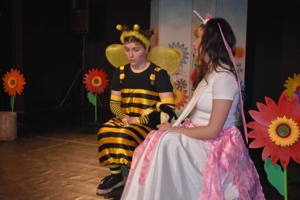 Huzina Eszter: „…itt most, segédszínészként érzem azt, hogy megérkeztem”