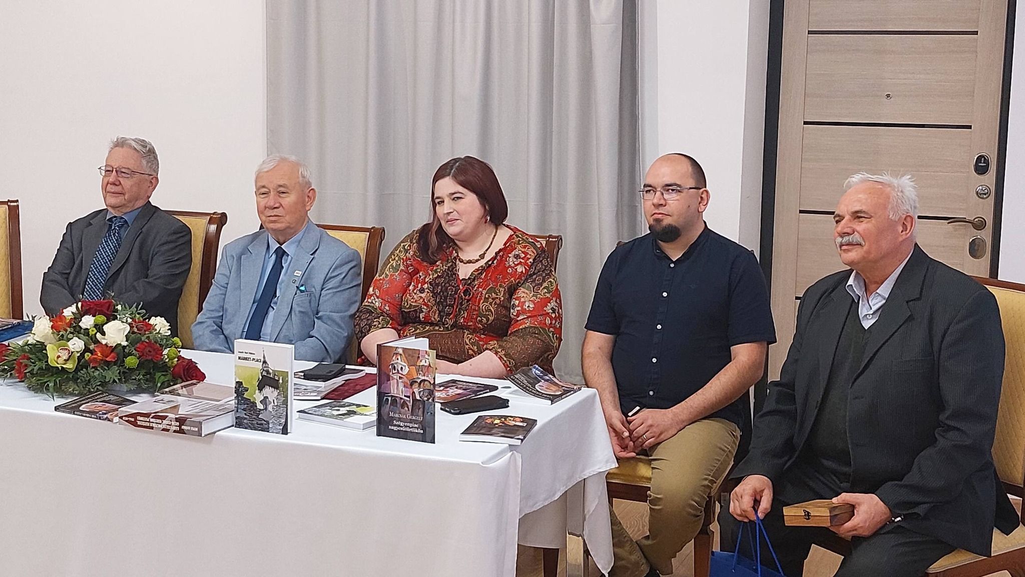 Irodalmi kilátó a beregszászi konzulátuson – A 75 éves Vári Fábián László, a hűség költőjének köszöntése