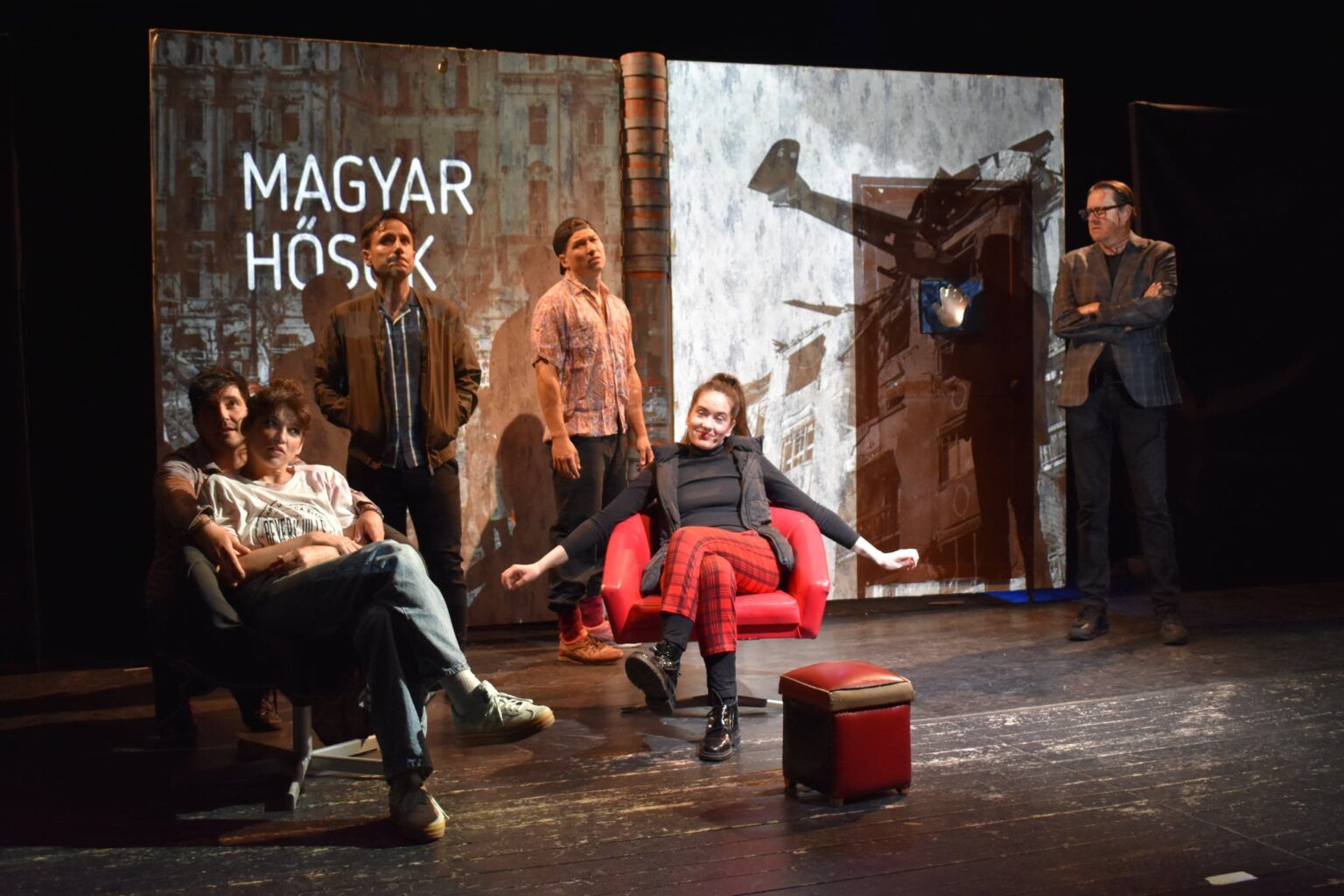 Magyar hősök – „Szabadulj ki a múltból” színházi előadás Beregszászban