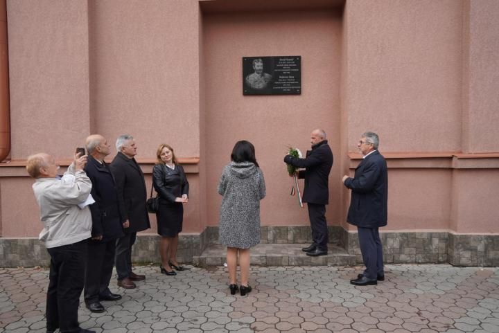 A 170 éve született Nedeczey Jánosnak avattak emléktáblát Munkácson