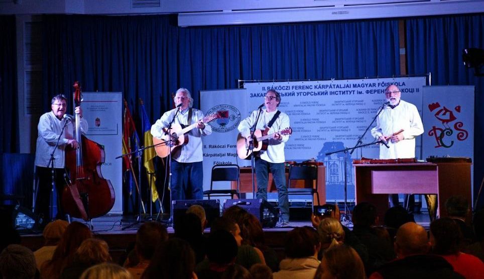 Szabad-e bejönni ide betlehemmel? – Kaláka-koncert Beregszászban