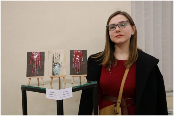 Zsigó Olivía, a Kárpátaljai Magyar Képző- és Iparművészek Révész Imre Társasága által meghirdetett RIT Ösztöndíj 2019-es díjazottja