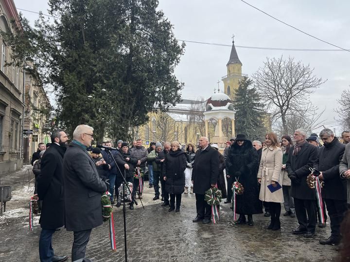 A magyar kultúra összeköt – Közös megemlékezés Beregszászban