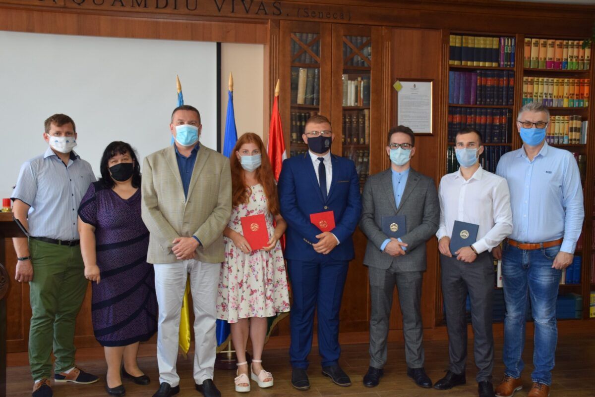 Karantén-diplomaosztó a magyar intézetben