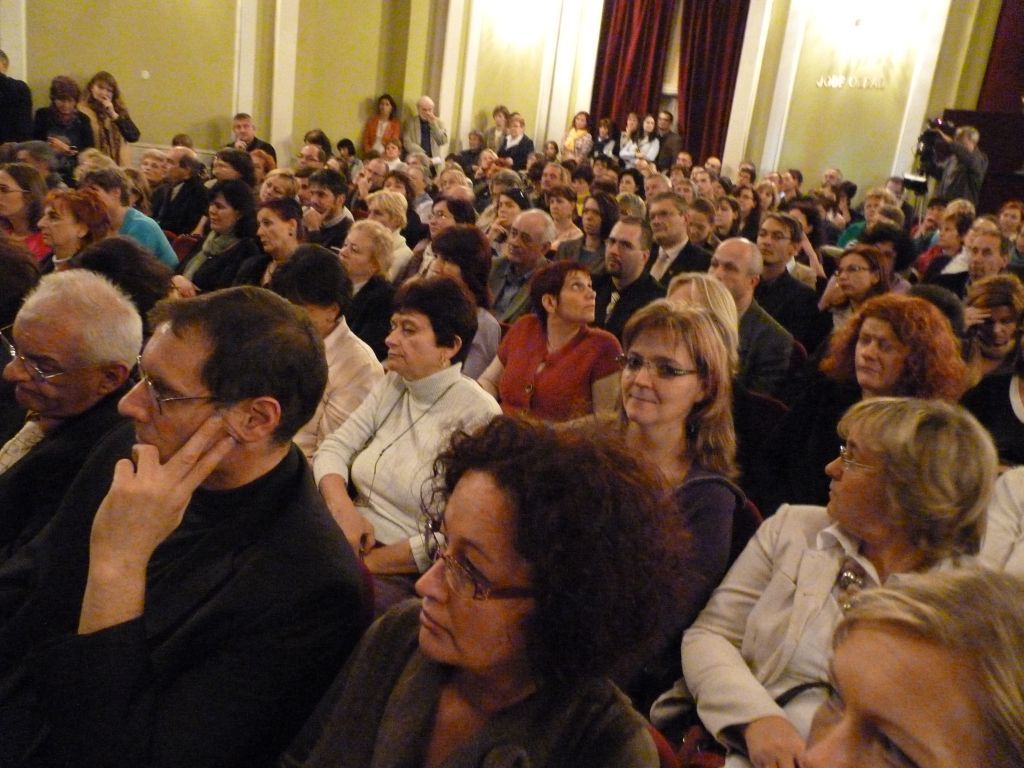Teltházas konferencia a közművelődés változásairól