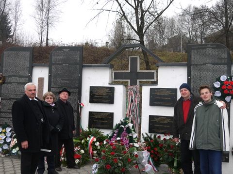 A &#8221;malenykij robot&#8221; 66. évfordulóján a sztálini terror magyar és német áldozataira emlékeztek a Szolyvai Emlékparkban