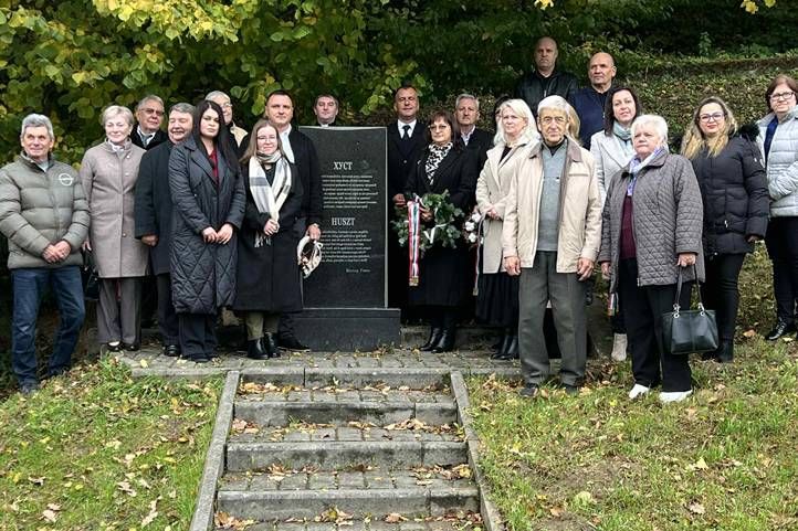 Mindig megtenni, amit lehet – Ökumenikus istentisztelet és koszorúzás Huszton. Bethlen Gáborra emlékeztek