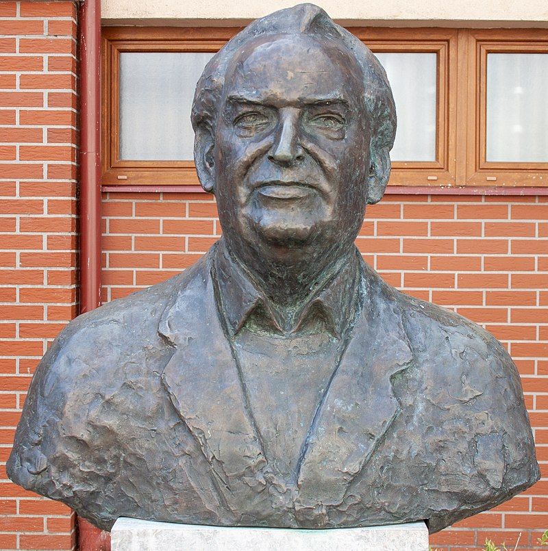 114 éve született Képes Géza