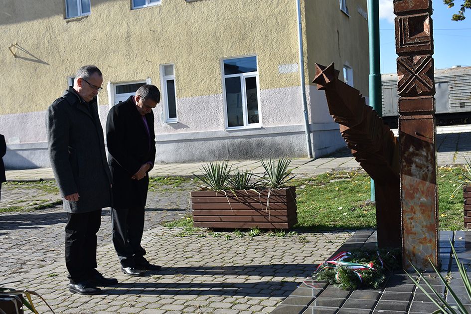 Az ’56-os forradalom és szabadságharc hőseire emlékeztek Beregszászban