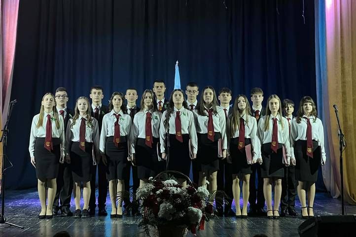 „Erős torony az Úr neve” – Szalagavató a Nagyberegi Református Líceumban