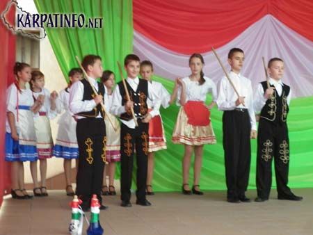 „Magyarnak lenni: nagy s szent akarat…”