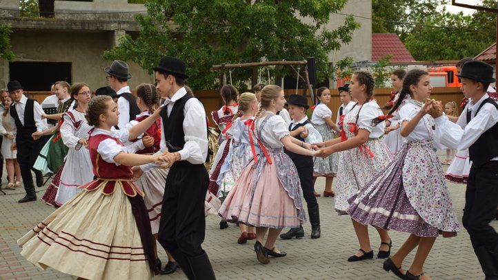 Perdült a szoknya, zengett az ének – IV. Népi és Hagyományőrző Napok Mezőváriban