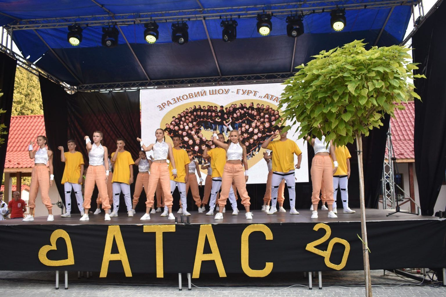 Atasz – a nagy család