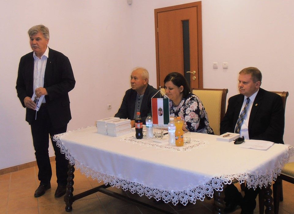 Irodalmi kilátó Vári Fábián Lászlóval