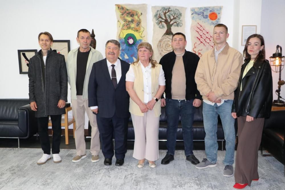 Családi értékek címmel nyílt tárlat Magyarország Ungvári Főkonzulátusán