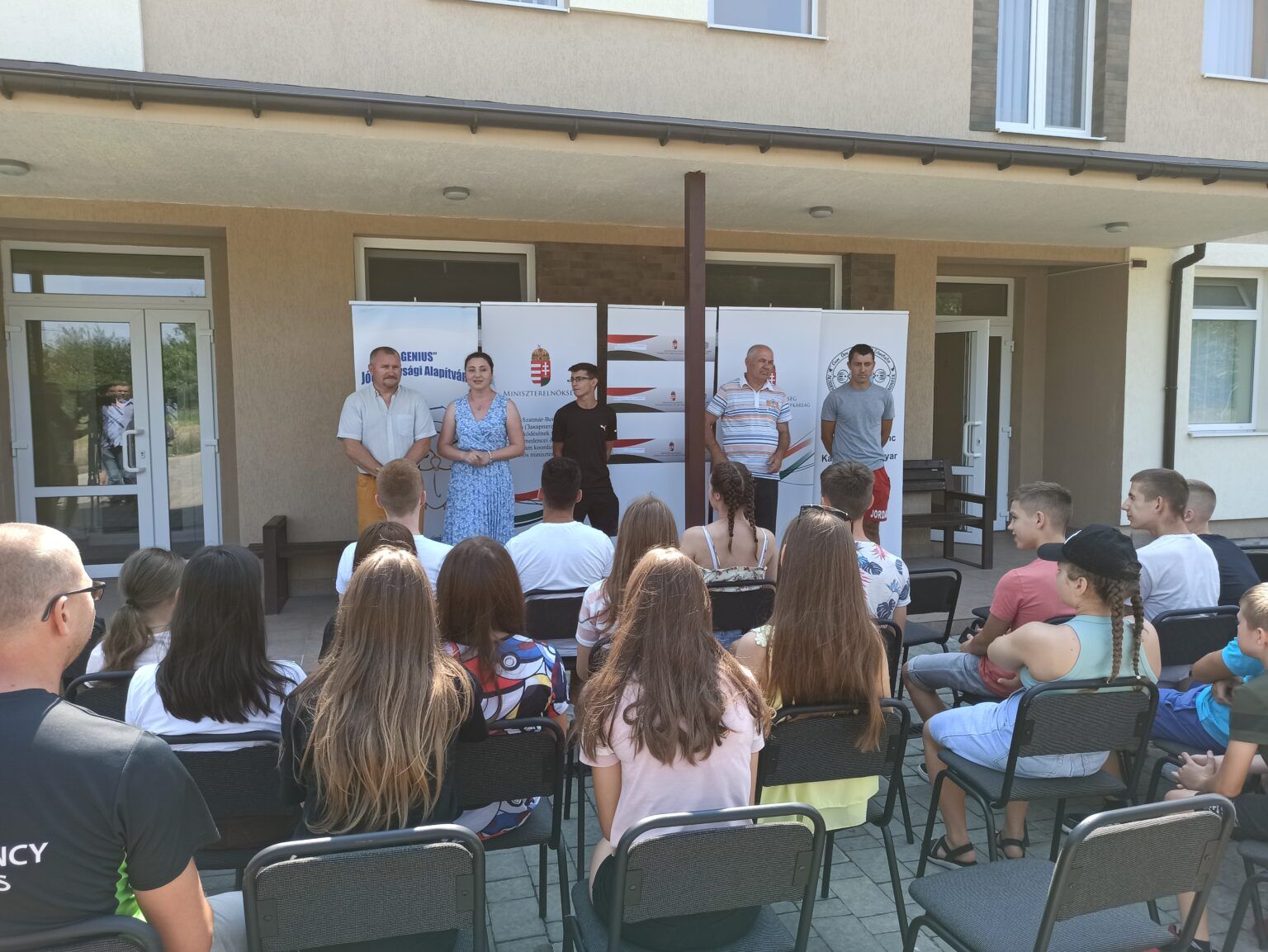Népzene-, néptánc- és sporttábor Nagydobronyban