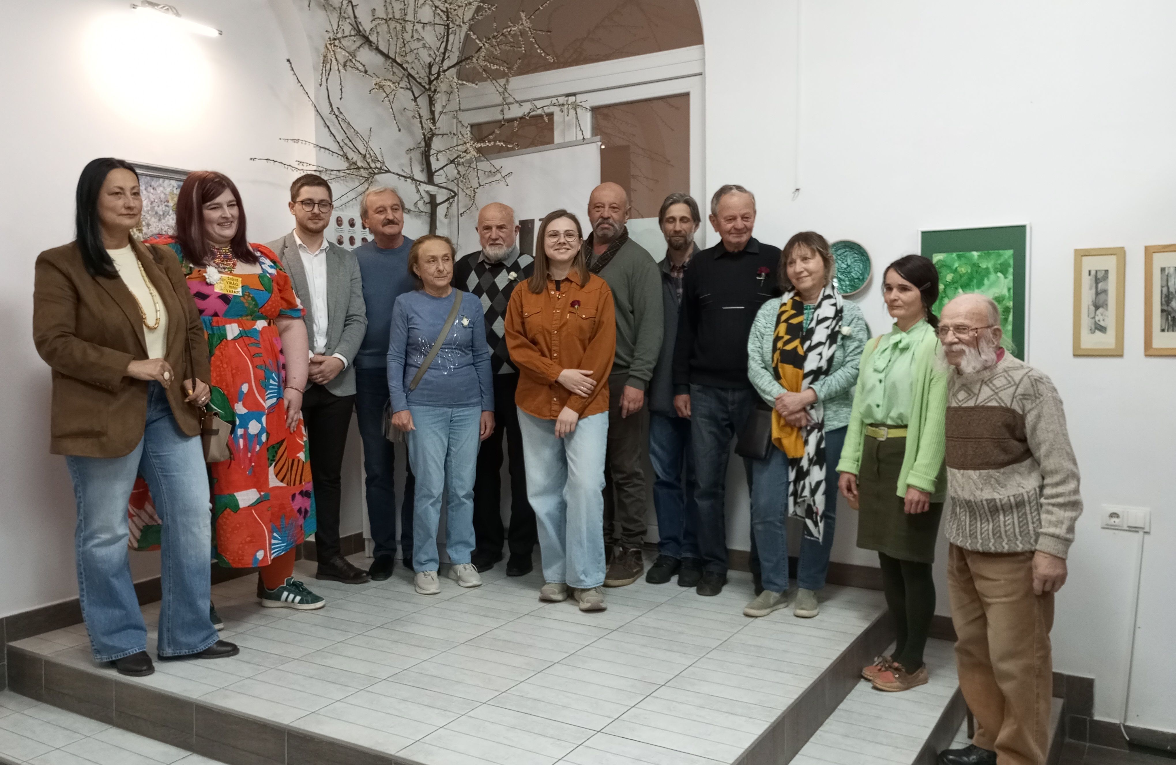 Virágillat, sokszínűség, festmények és grafikák – Tavaszi tárlat a Na’Conxypan Galériában