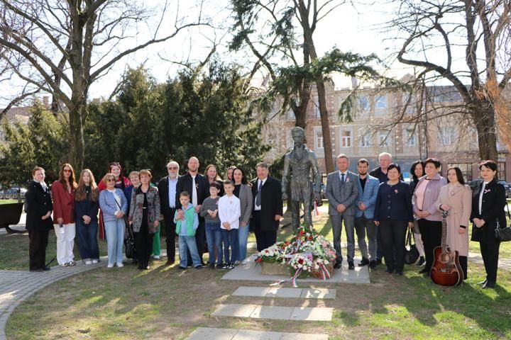 „Legyen béke, szabadság és egyetértés!” – Meghitt megemlékezés a nemzeti ünnep alkalmából Ungváron
