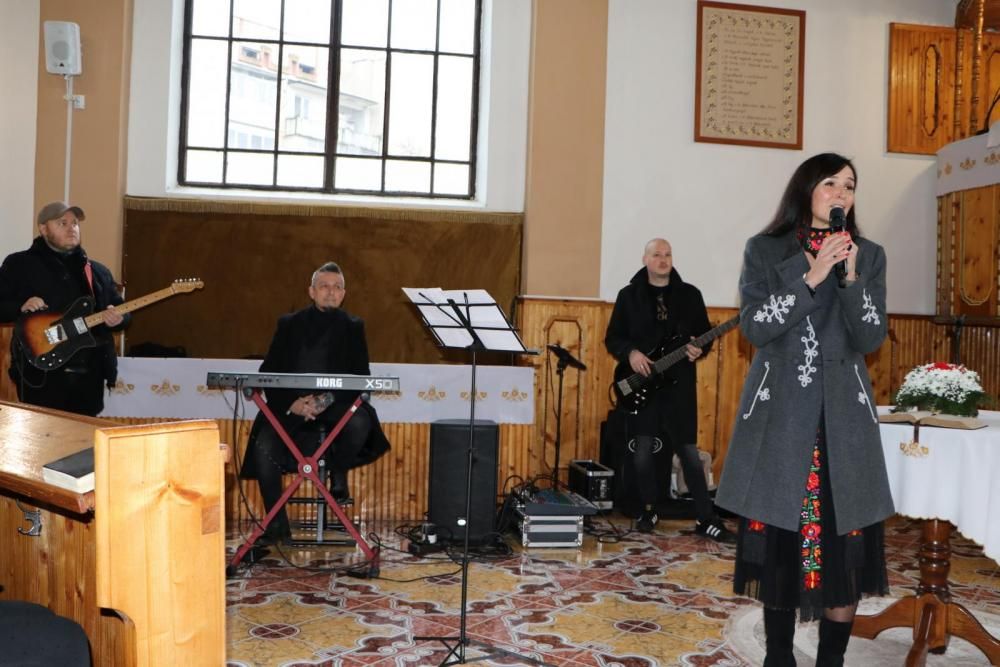 Kárpátalján turnézott a Kiss Kata Zenekar