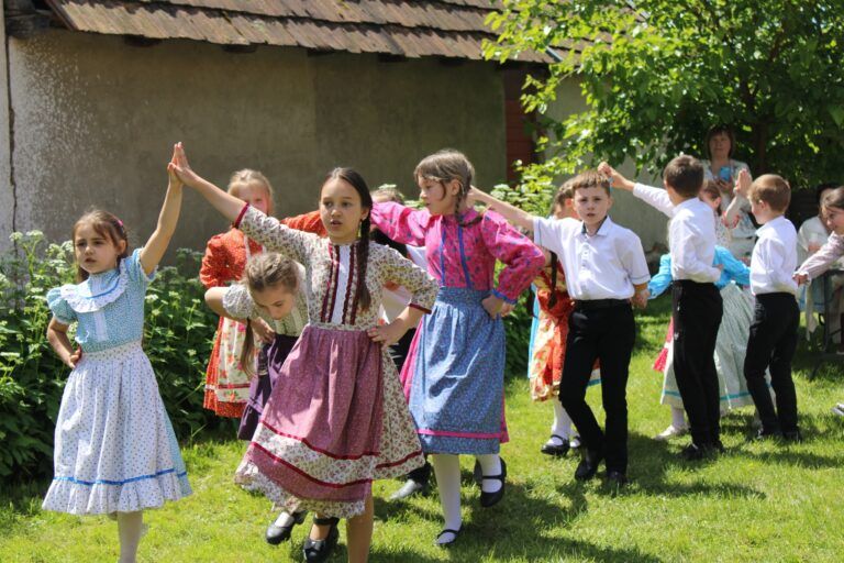 Pünkösdi, évadzáró foglalkozás a Nagyberegi Tájházban