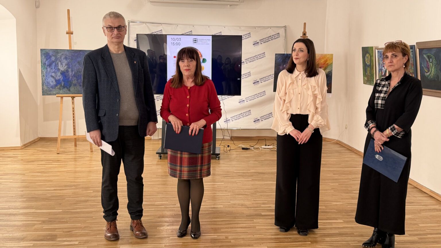 Színekbe oldott sorsok – Magyar Árpád István kiállítása Ungváron