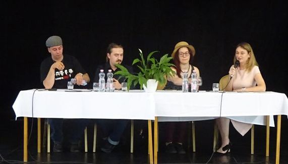Irodalmi szalon a Kárpátaljai Szövetség székházában