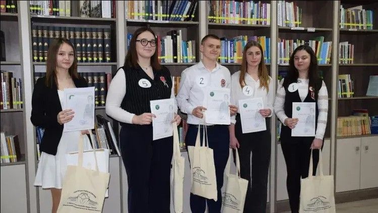 „A boldogság titka a szabadság, a szabadság titka viszont a bátorság” – IX. Kárpátaljai Magyar Szónokverseny Beregszászban
