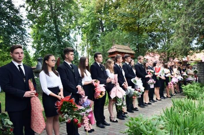 Bizonyítványátadás a Beregszászi Bethlen Gábor Magyar Gimnáziumban