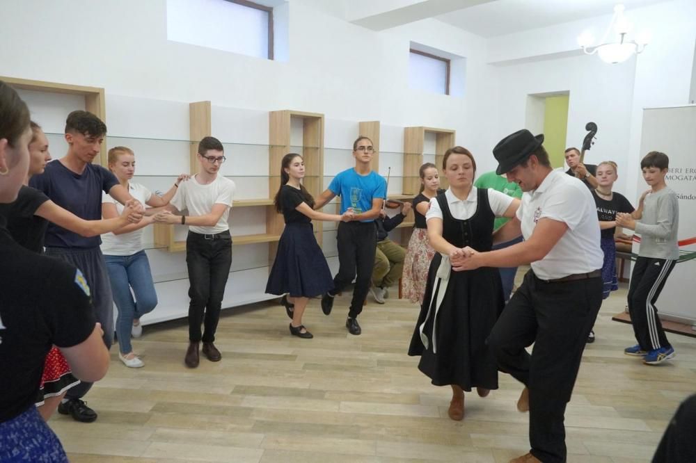 Hagyományőrző szüreti mulatság a Rezeda folkműhelyben
