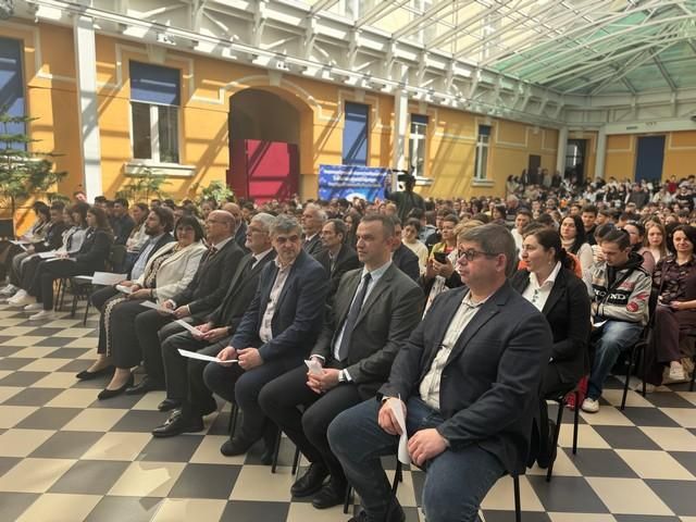 Vers a tér(b)en és Szabó Balázs-koncert Beregszászban