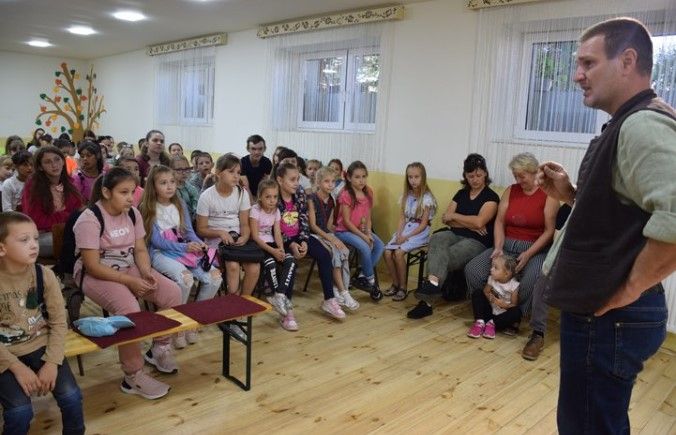 Mese, kézműves foglalkozás, táncház – Népmese napi programok Mezőváriban